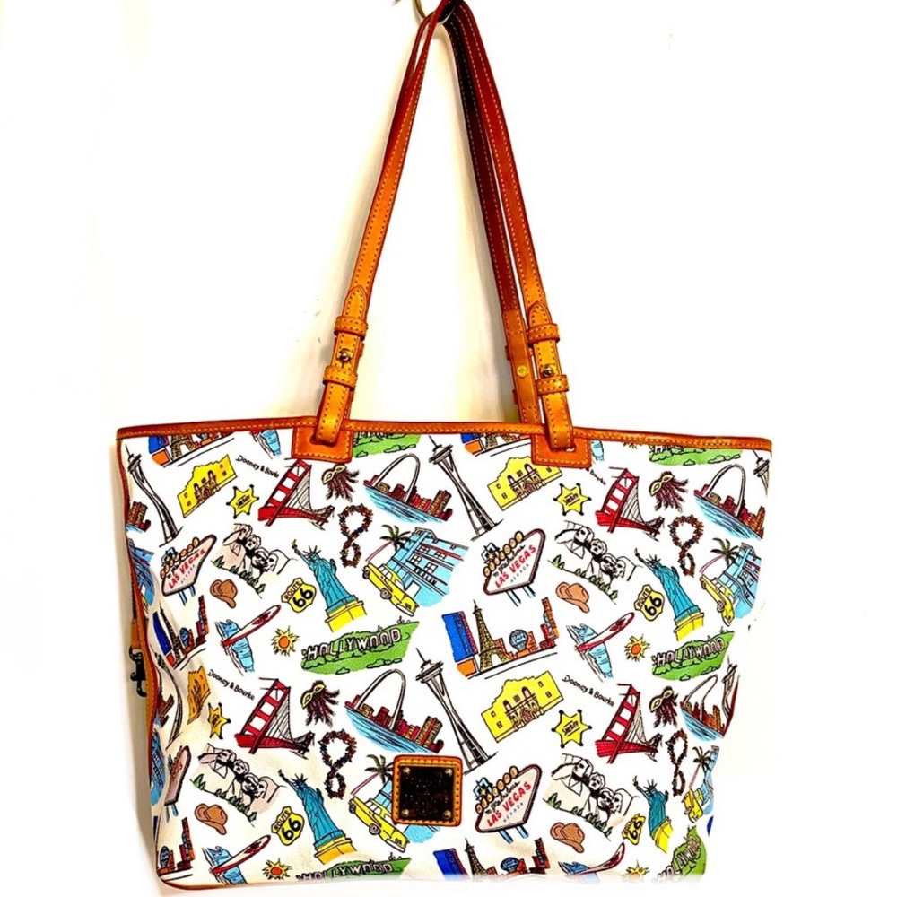 DOONEY & BOURKE Landmark America Travelers Tote